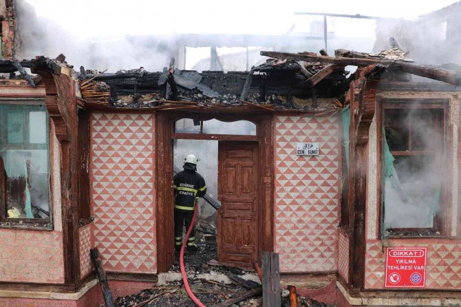 Alevlerin Göğe Yükseldiği, Binanın Küle Döndüğü Yangının Boyutu Havadan Görüntülendi