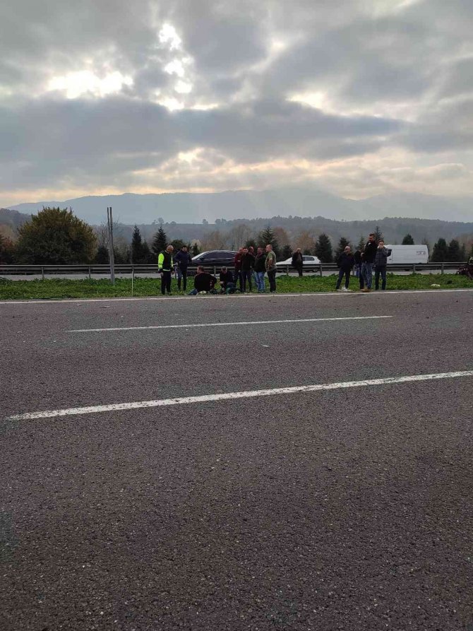 Anadolu Otoyolu’nda Otomobil Takla Attı: 1’i Bebek 2 Kişi Yaralandı