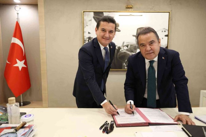 Kumluca’ya Stadyum Hazırlama Protokolü