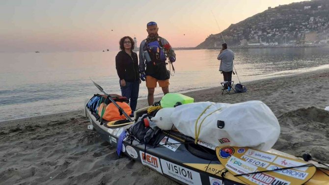 Kanosuyla Bir İlke İmza Attı Dört Denizi Kürek Çekerek Geçti