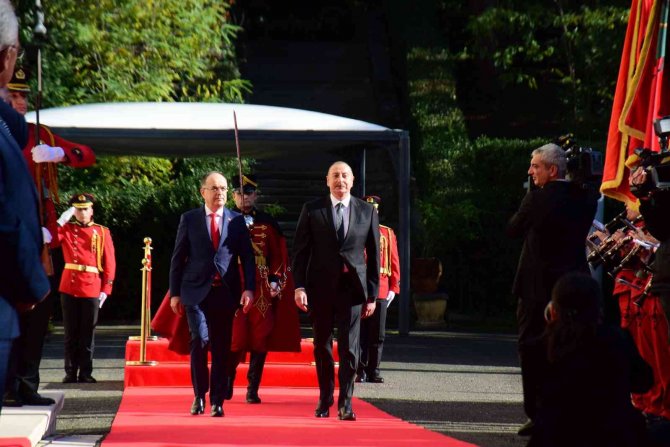 Azerbaycan Cumhurbaşkanı Aliyev Arnavutluk’ta
