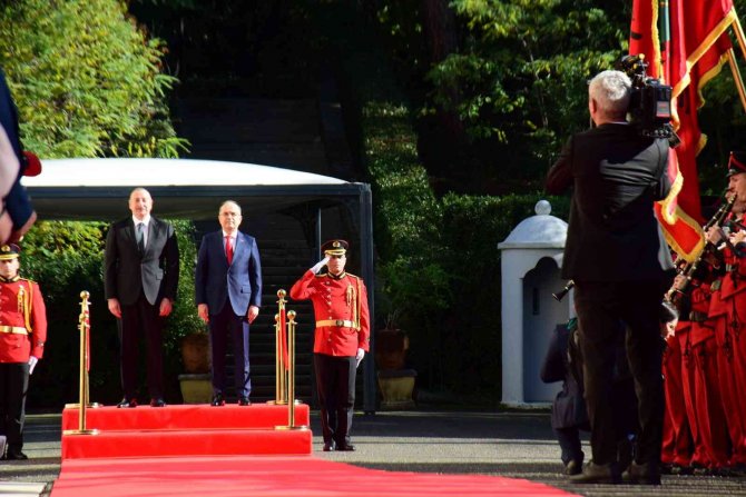 Azerbaycan Cumhurbaşkanı Aliyev Arnavutluk’ta