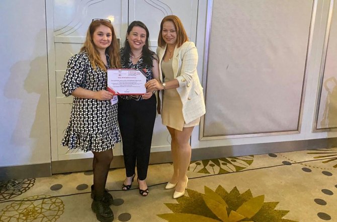 Uluslararası Kongre’de “En İ̇yi Sözel Bildiri Ödülü” Barü’ye Verildi