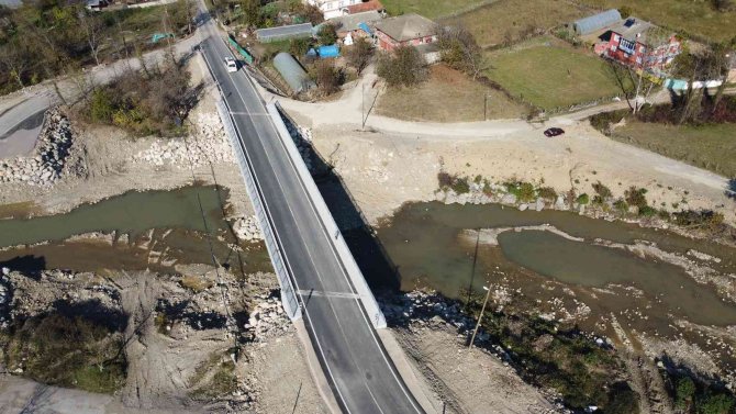 Sel Bölgesindeki Köprü İnşaatı Tamamlandı