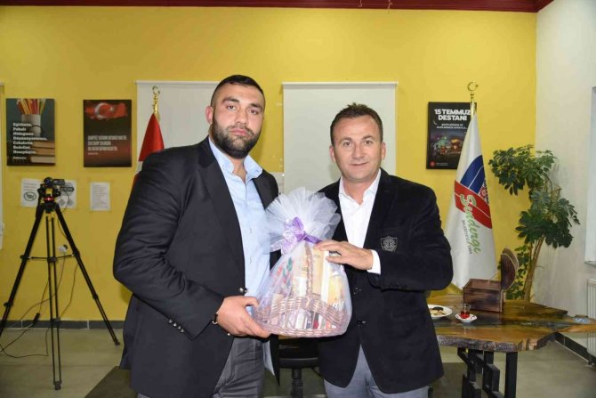 Boksör Ali Eren Demirezen, Sındırgı’ya Konuk Oldu