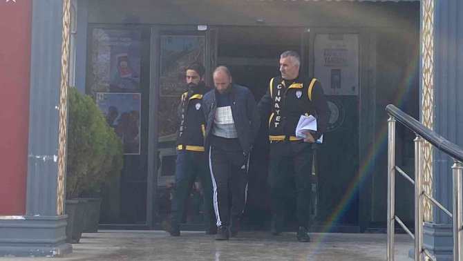 (Düzeltme) Bursa’da 3 Kişinin Öldüğü 9 Kişinin Hastanede Tedavi Altına Alındığı Sahte Alkol Olayının Ardından 2 Kişi Gözaltına Alındı