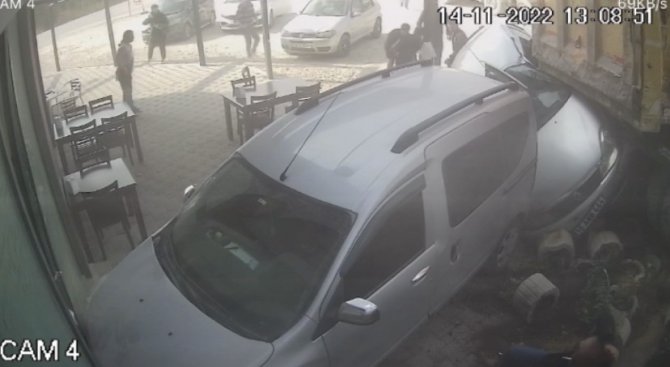 Bursa’da Freni Boşalan Hafriyat Kamyonu Dehşet Saçtı, O Anlar Kameralarda
