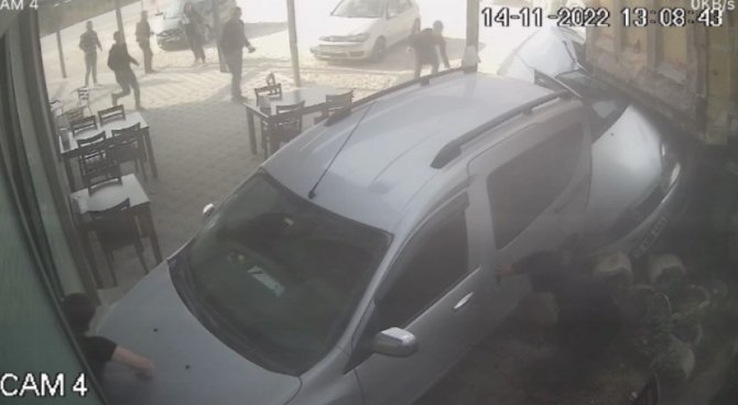 Bursa’da Freni Boşalan Hafriyat Kamyonu Dehşet Saçtı, O Anlar Kameralarda