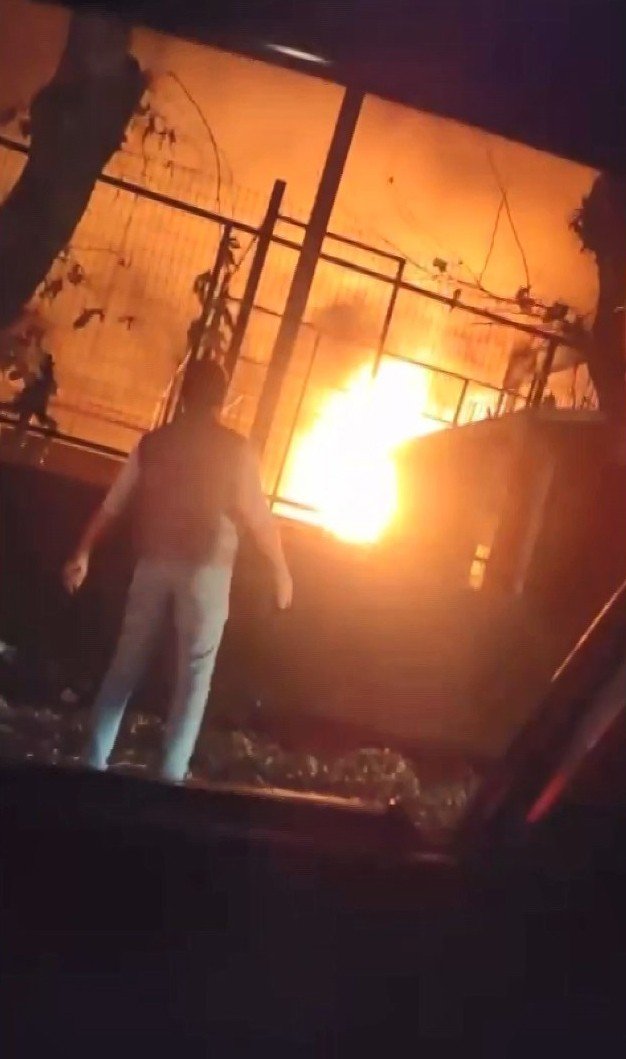 Bursa’da Geri Dönüşüm Deposunda Korkutan Yangın