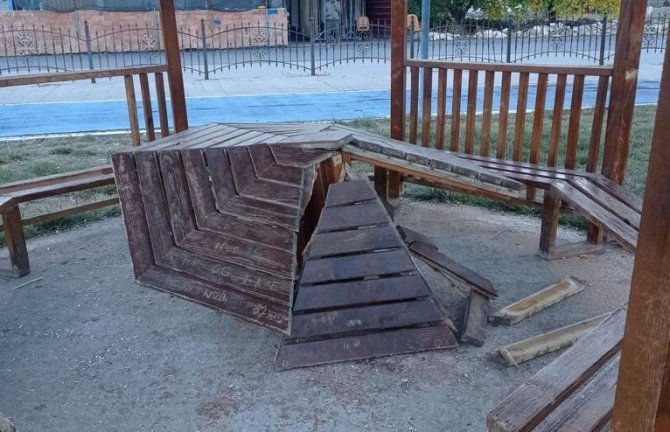 Elbistan’da Park Ve Mesire Alanlarındaki Kamelyalar Tahrip Edildi