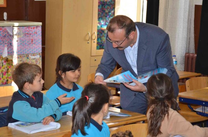 Emet Belediyesi’nden Çocuklara Anlamlı Hediye