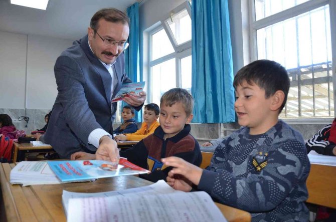 Emet Belediyesi’nden Çocuklara Anlamlı Hediye