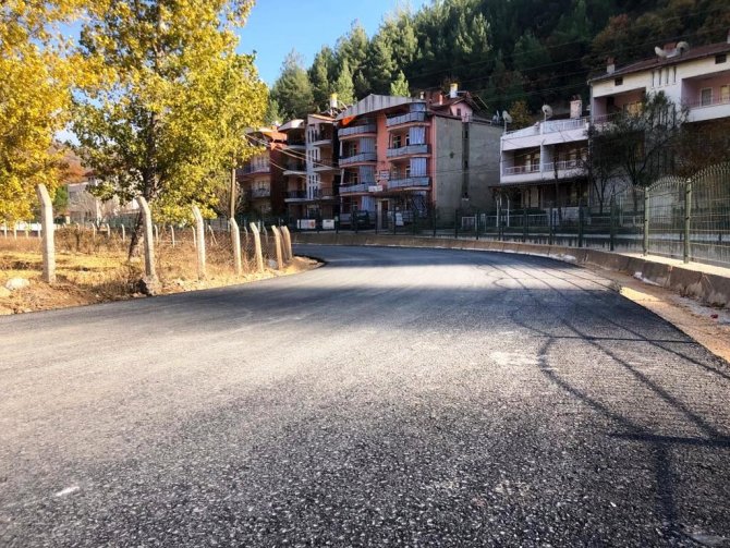 Emet Dereli Termal Turizm Merkezi Yoluna 6,5 Kilometre Sıcak Asfalt