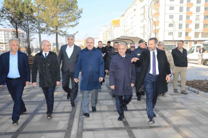 Emniyet Genel Müdürü Aktaş, Elazığ’da Vatandaşlarla Bir Araya Geldi
