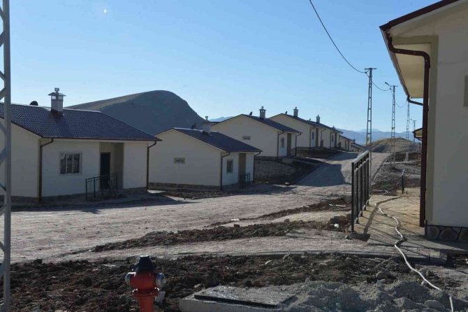 Afet Konutları Yol Sonuna Kadar Hak Sahiplerine Teslim Edilecek