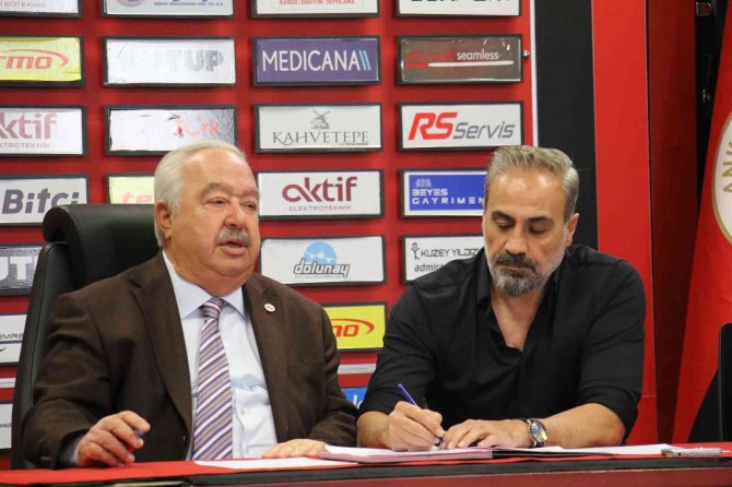 Gençlerbirliği, Teknik Direktör Mustafa Dalcı İle 1.5 Yıllık Sözleşme İmzaladı