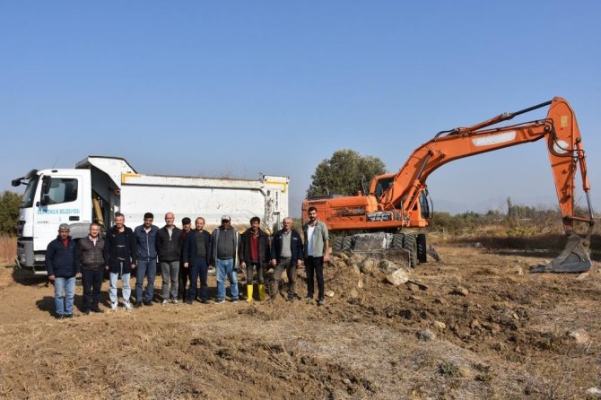 Germencik Belediyesi 50 Yıllık Mezarlık Sorununu Çözüyor