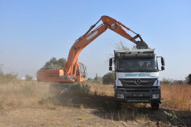 Germencik Belediyesi 50 Yıllık Mezarlık Sorununu Çözüyor