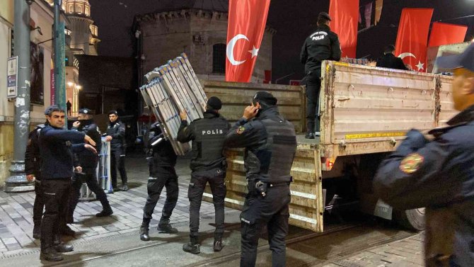 İ̇stiklal Caddesi Araç Ve Yaya Trafiğine Açıldı