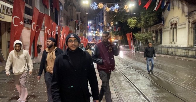 İ̇stiklal Caddesi Araç Ve Yaya Trafiğine Açıldı