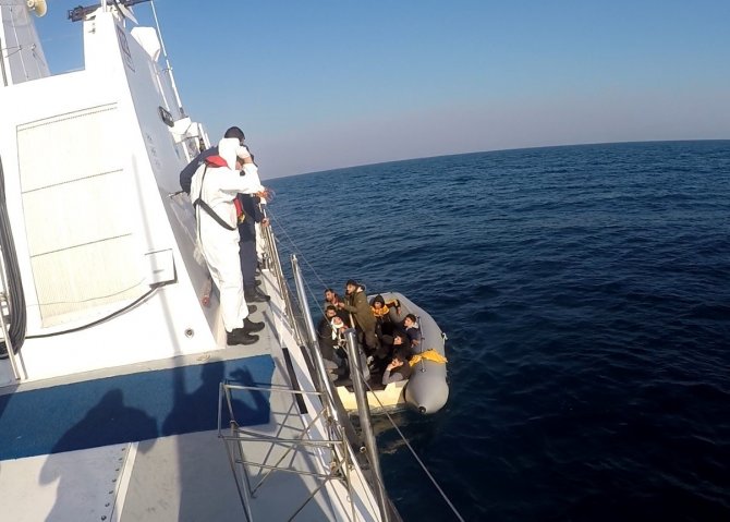 İ̇zmir’de 18 Göçmen Kurtarıldı