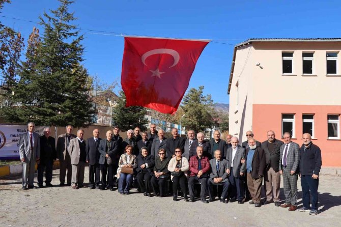 Oltulu Emekli Öğretmenleri Kahvaltıda Buluşturdular
