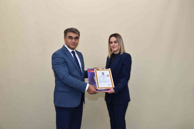 Vali Gürel’den Emniyet Personellerine Başarı Belgesi