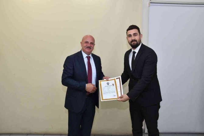 Vali Gürel’den Emniyet Personellerine Başarı Belgesi