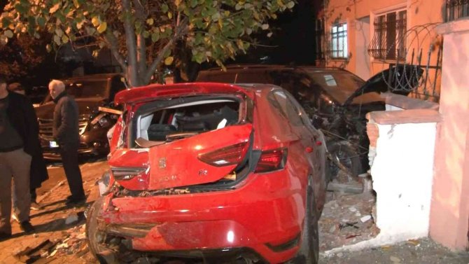 Kartal’da Sokağa Süratli Giren Minibüs Ortalığı Savaş Alanına Çevirdi