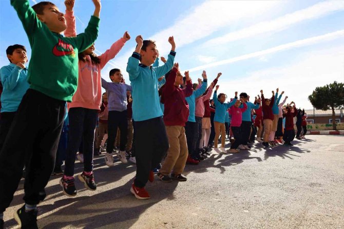 Öğrenciler Bu Okula Geç Kalmak İstemiyor