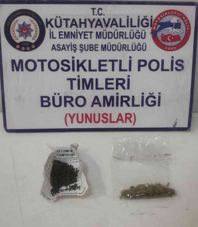 Kütahya’da Yunus Timlerince 5 Kişinin Üzerinde Uyuşturucu Ele Geçirildi