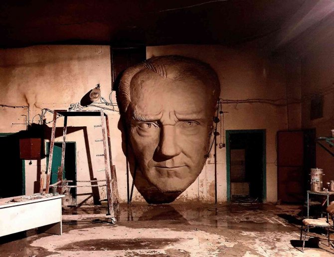 Malatya’ya 4,5 Metrelik Atatürk Maskı