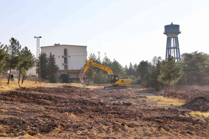 Mardin’de Aşevi Ve Çölyak Fırını İçin İlk Kazma Vuruldu