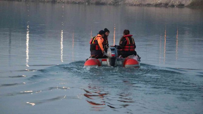 Meriç Nehri’nde Erkek Cesedi Bulundu
