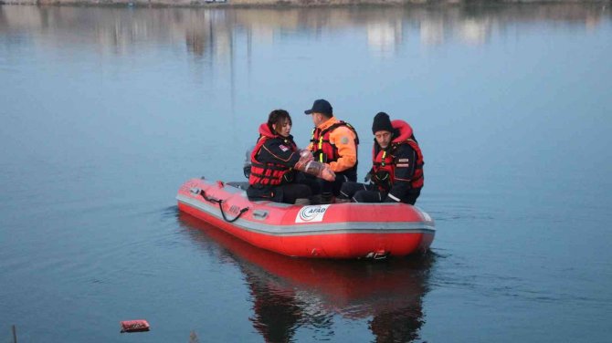 Meriç Nehri’nde Erkek Cesedi Bulundu