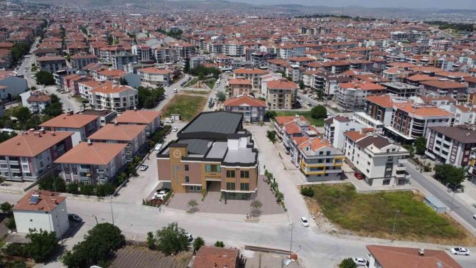 Altıeylül’e Modern Kapalı Pazar