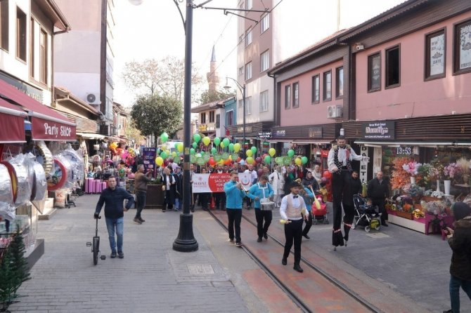 Sağlık Çalışanları Farkındalık İçin Yürüdü