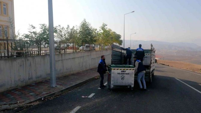 Siirt Belediyesi Çöp Konteynerleri Yenileniyor