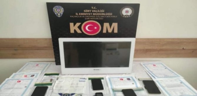 Siirt’te Yakalanan Tefecilerin Evlerinde Çok Sayıda Tapu Ele Geçirildi