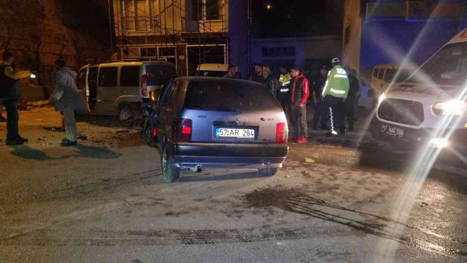 Sinop’ta Trafik Kazası: 4 Yaralı