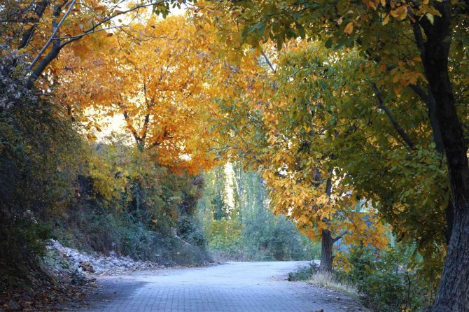 Uludere Renk Tonlarıyla Kartpostallık Görüntüler Oluşturdu