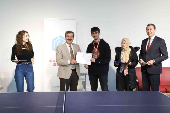 Masa Tenisi Turnuvasında Madalyalar Sahibini Buldu