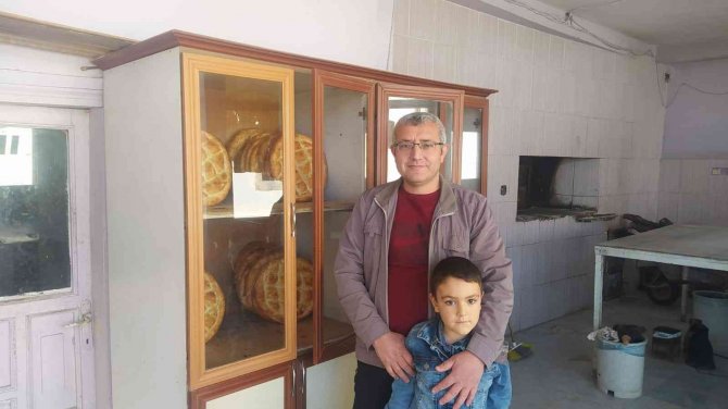 Fırının Kapısını Açtı, Ayıyla Karşılaştı