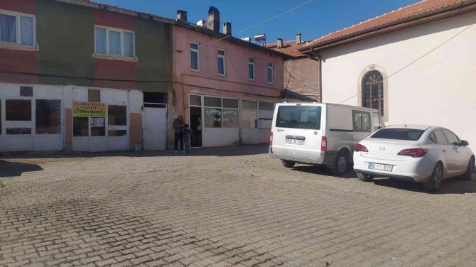 Fırının Kapısını Açtı, Ayıyla Karşılaştı