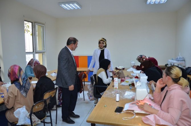 Tercan Halk Eğitimi Merkezi Kursları Ara Vermeden Devam Ediyor