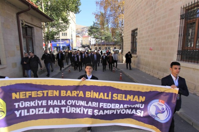 Bayburt’ta, Yıldızlar Türkiye Şampiyonası Öncesi Kortej Yürüyüşü Yapıldı