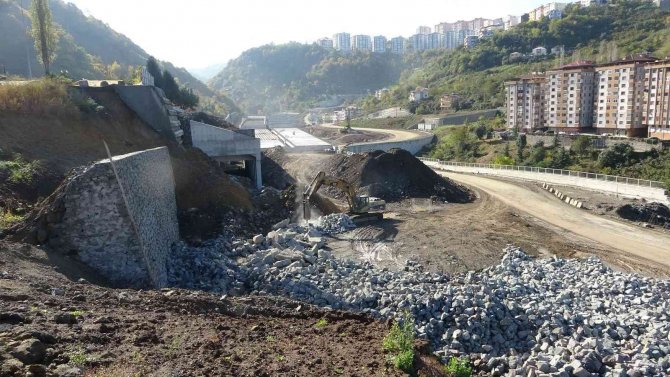 Türkiye’nin En Maliyetli Şehir İçi Yollarından Kanuni Bulvarı’nda Çalışmalar Hızlandı
