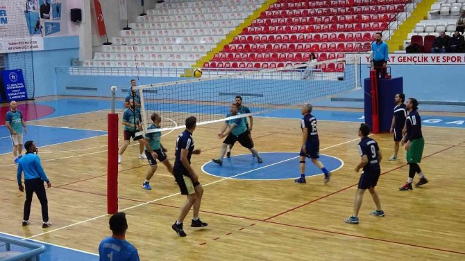 Yozgat’ta Kurumlar Arası Voleybol Turnuvası Tamamlandı