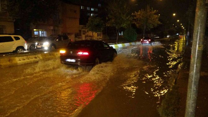 Çevre Yolları Sular Altında Kaldı