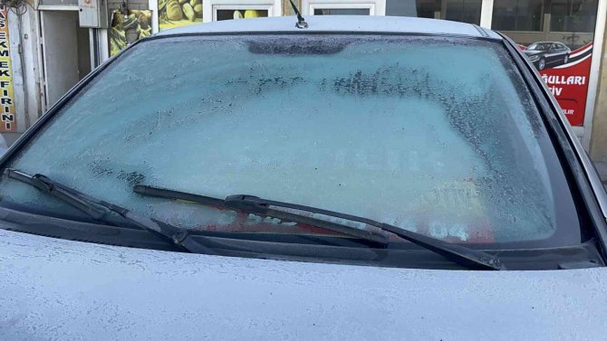 Ağrı’da Termometreler Eksi 2 Dereceyi Gösterdi